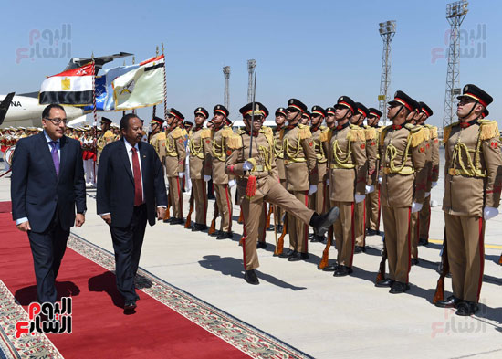 رئيس الوزراء يستقبل رئيس الوزراء السودانى (3)