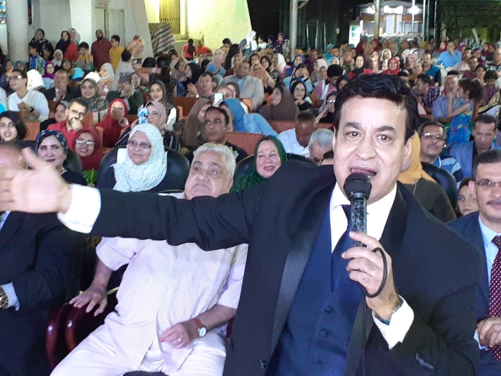 الفنان حلمى عبد الباقى الفنان حلمى عبد الباقى