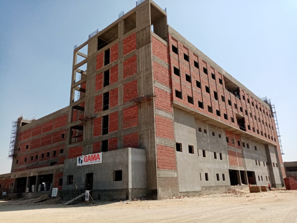 أعمال إنشاء مستشفى العاشر الجامعى  (3)