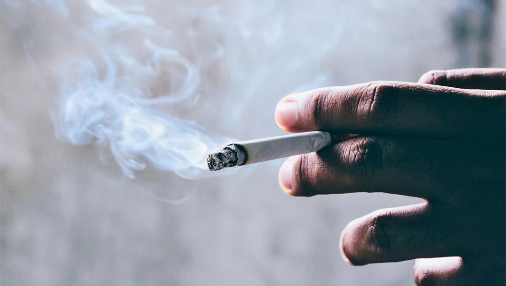 التدخين يؤدى للاصابة بالسرطان حاول تتجنبه