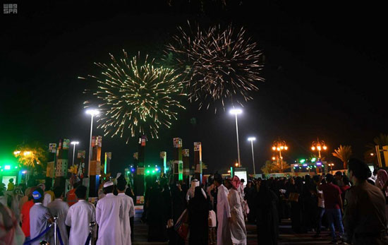 سعوديون-من-مختلف-محافظات-المملكة-يحتفلون-باليوم-الوطنى