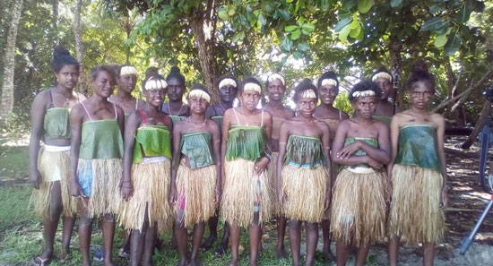 فتيات-فى-جزيرة-سليمان-تشاركن-فى-التظاهر