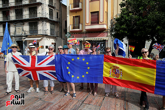 أعلام-بريطانيا-والاتحاد-الأوروبى-وأسبانيا-تتصدر-المشهد