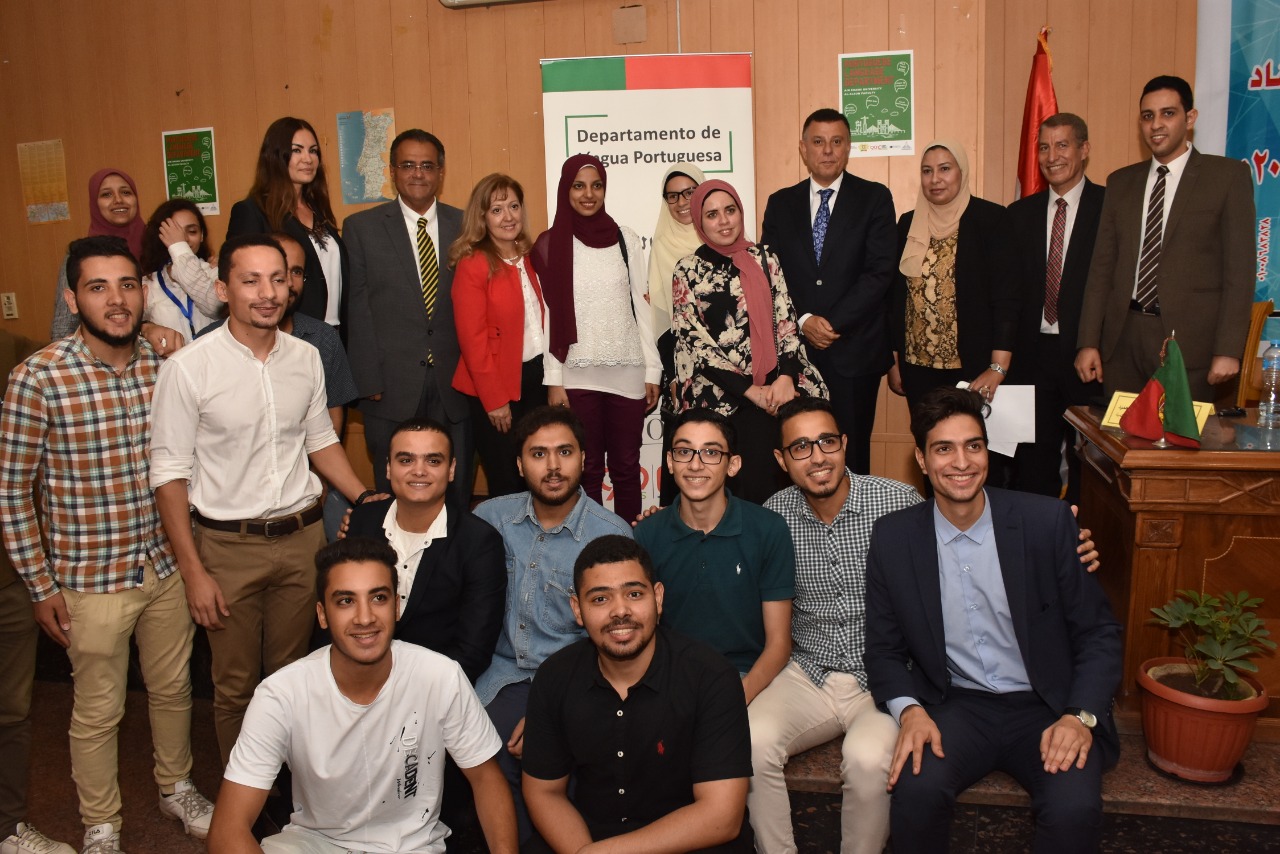 رئيس جامعة عين شمس وسفيرة البرتغال يفتتحان قسم اللغة البرتغالية بكلية الآلسن (1)