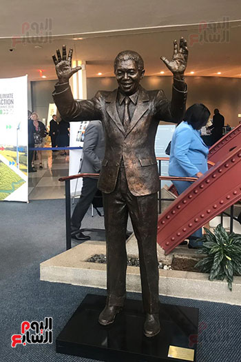 تمثال نيسلون مانديلا (1)
