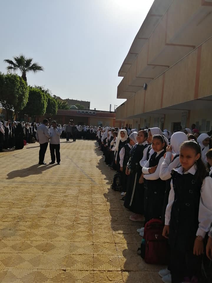 طابور الصباح فى المدرسة غربى محافظة الاقصر