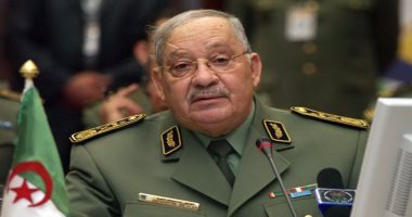 قائد الجيش الجزائرى أحمد قايد صالح
