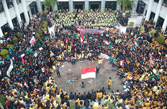 تجمع الطلبة للاحتجاج