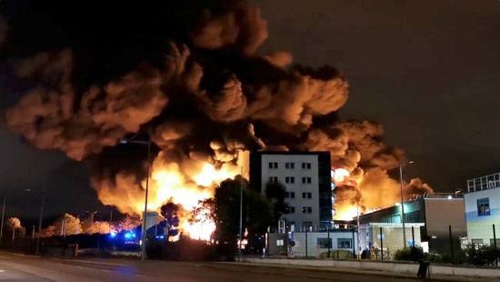 حريق-مصنع--بمدينة-روان