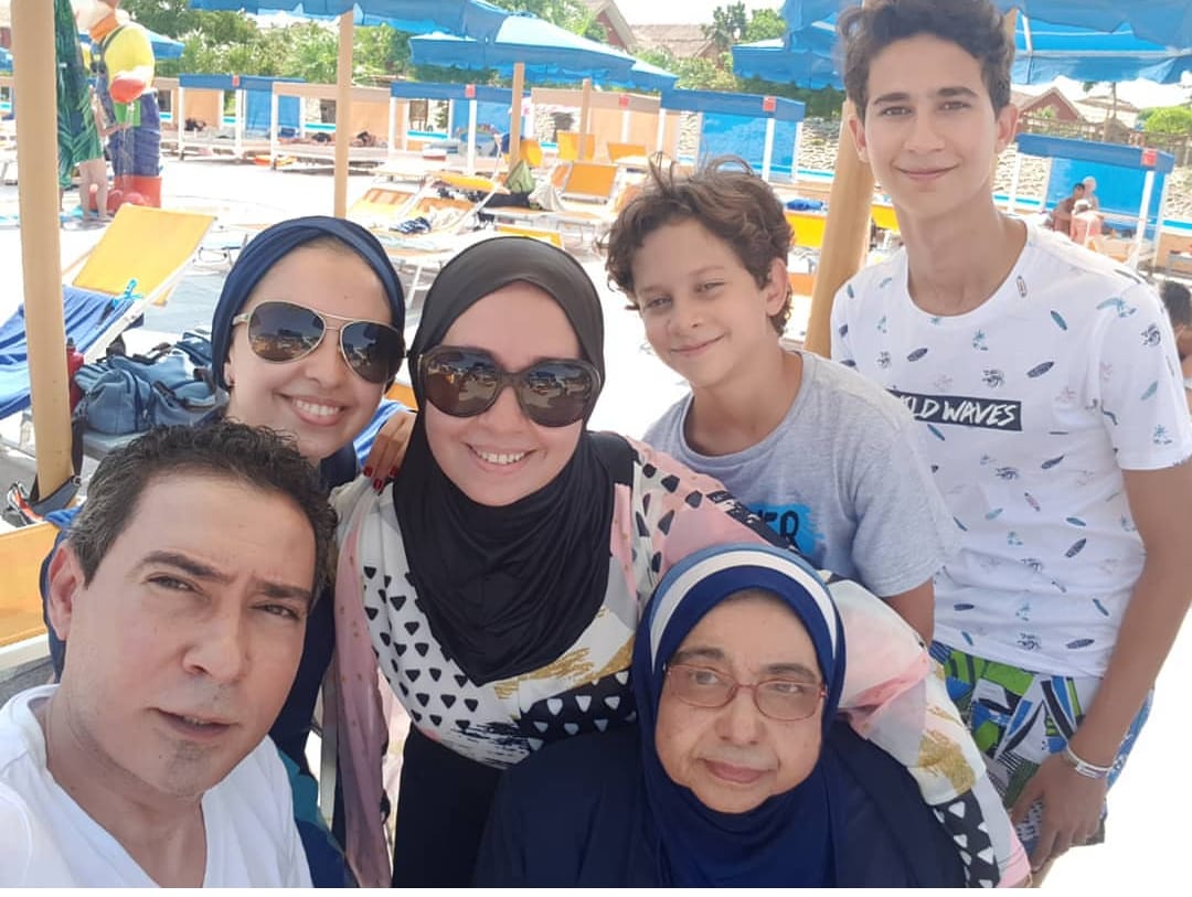 محمد بركات وعائلته 2