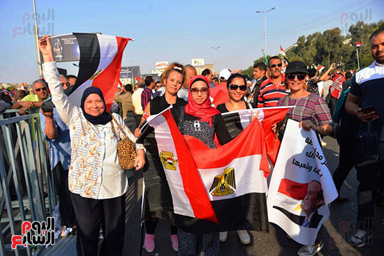 مسيرات حاشدة واحتفالات فى حب مصر أمام المنصة (28)