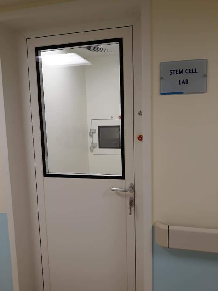 الباب المؤدي للكبسولة