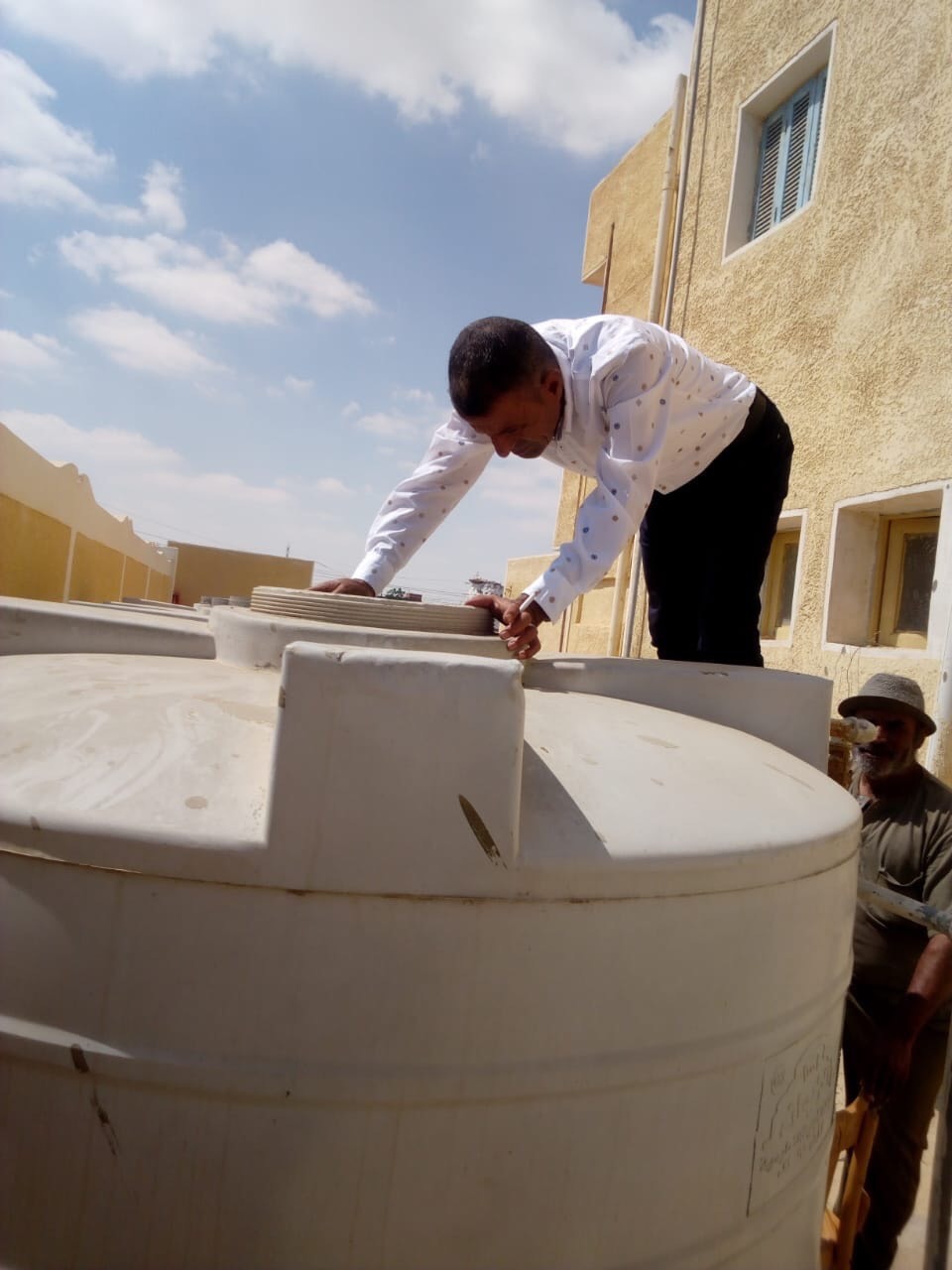 صيانة خزانات مدارس شمال سيناء (1)