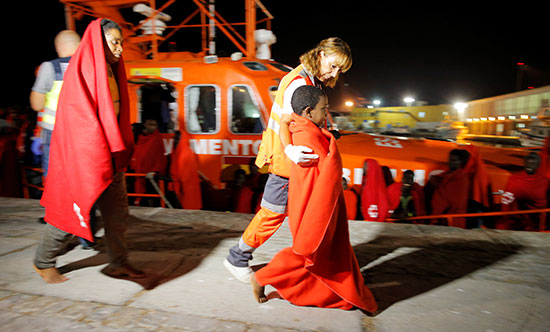 الصليب الأحمر خلال عملية الإنقاذ