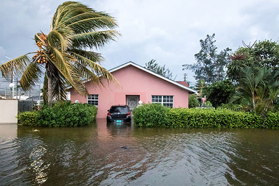 مياه الإعصار غمرت المنازل