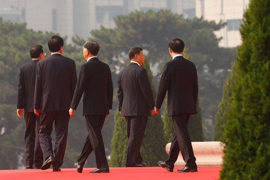 الرئيس-الصينى-بين-عدد-من-المسئولين