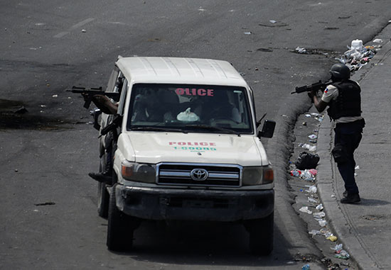 قوات الأمن فى هايتى تتصدى لاعمال العنف