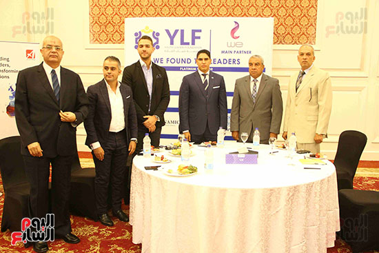 أبو هشيمة وعدد من الضيوف خلال حفل افتتاح برنامج إعداد القادة