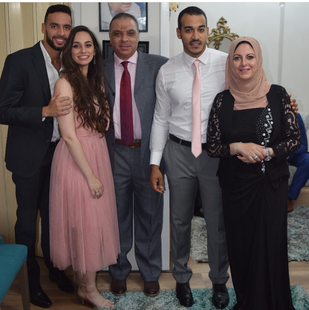 أحمد أكرم وعائلته