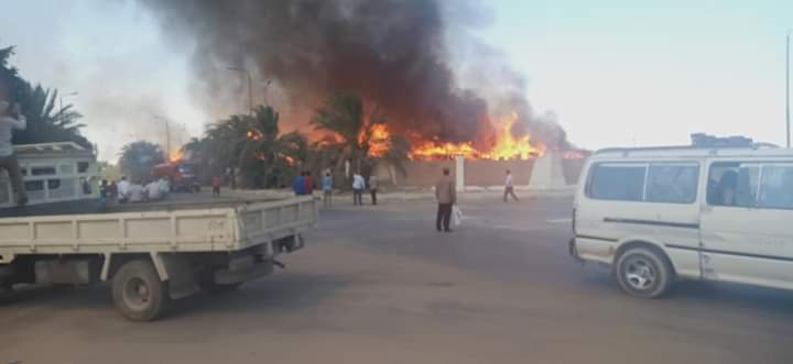 حريق بالمنطقة الصناعية الثالثة بمخزن كرتون بالإسكندرية (2)