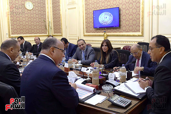 رئيس الوزراء يتابع خطة تطوير هيئة النقل العام بالقاهرة (1)