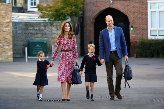 الأميرة شارولت مع والديها وشقيقها الأمير جورج