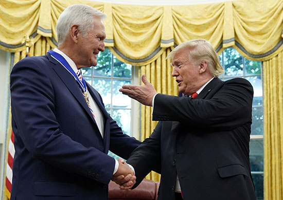 Trump shakes hands with Jerry West