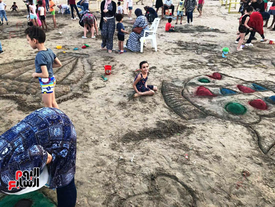 مهرجان الرسم على الرمال بشواطئ مدينة رأس البر (2)