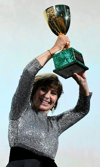 أريان أسكاريدي ، بعد فوزه بجائزة كوبا فولبي لأفضل ممثلة فى مهرجان فينيسيا