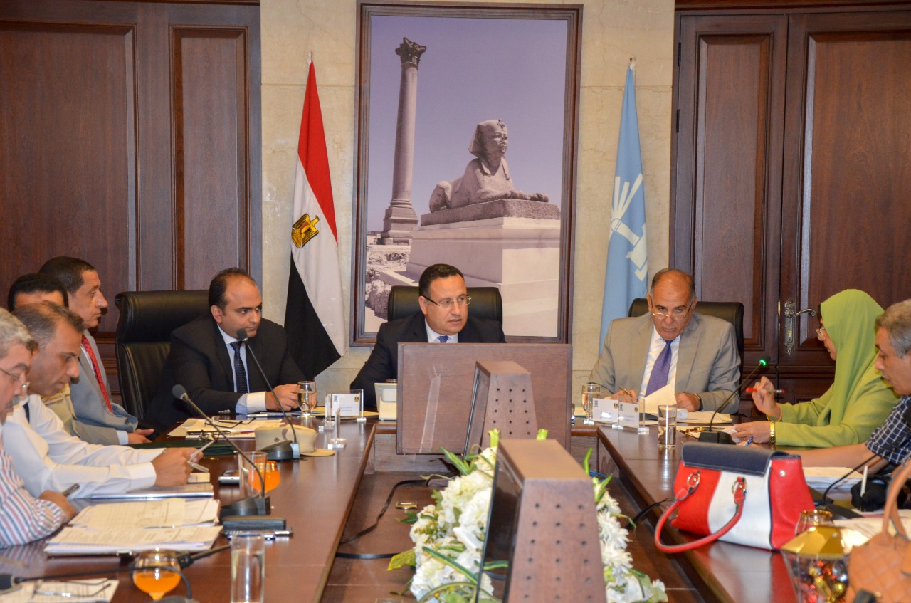 محافظ الإسكندرية يشدد على إنهاء إجراءات تقنين أراضى أملاك الدولة (1)