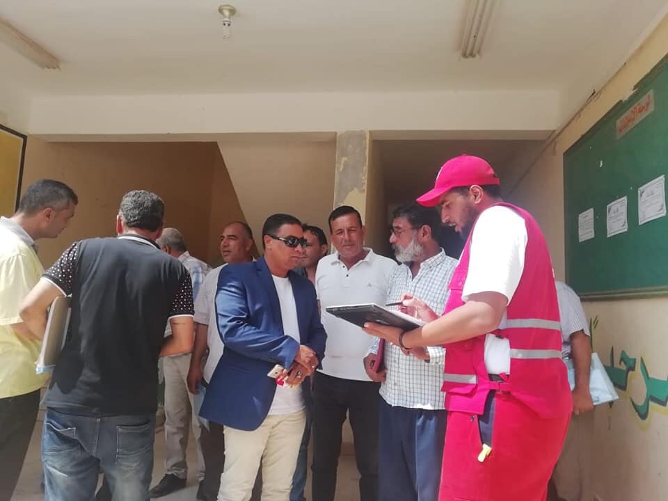 توزيع مساعدات من الهلال الأحمر على مدارس الشيخ زويد بسيناء (2)