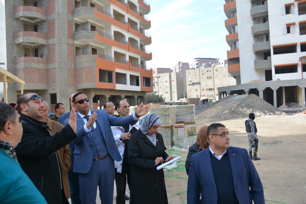 محافظ الدقهلية يتفقد مساكن التعاونيات  (1)
