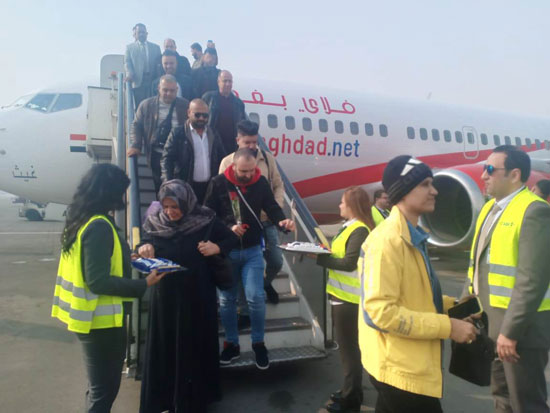 مطار القاهرة يستقبل أول رحلة من بغداد (4)