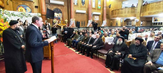 محافظ كفرالشيخ يشهد مراسم مئوية تأسيس كنيسة مار جرجس بدسوق (3)