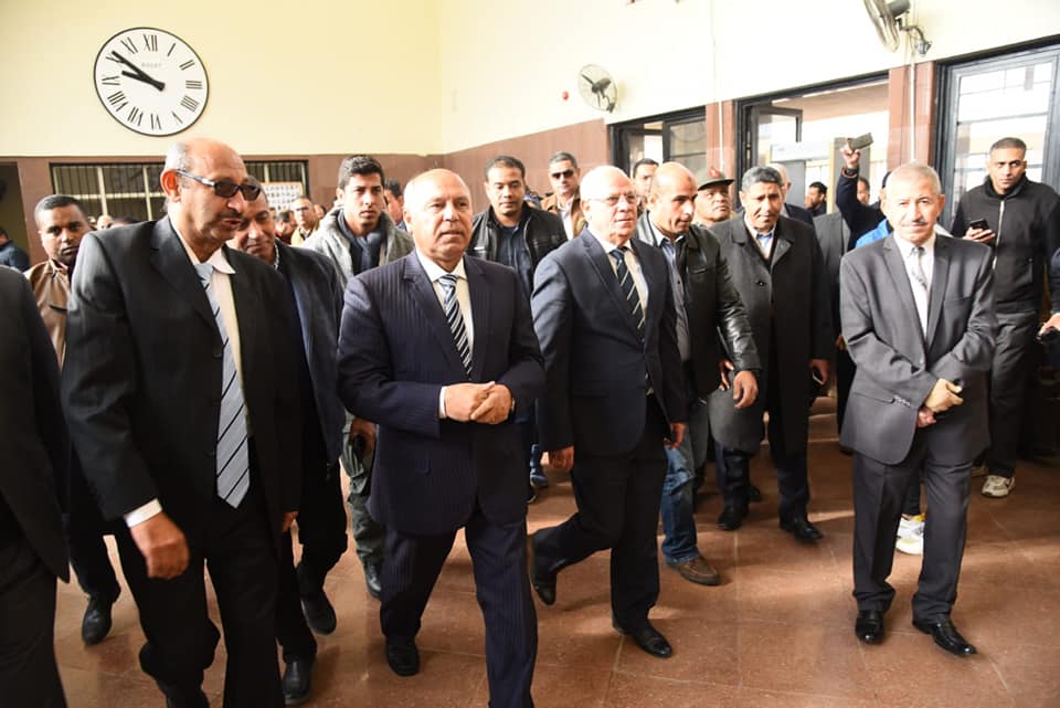 وزير النقل ومحافظ بورسعيد يفتتحان أعمال تطوير محطة السكة الحديد (10)