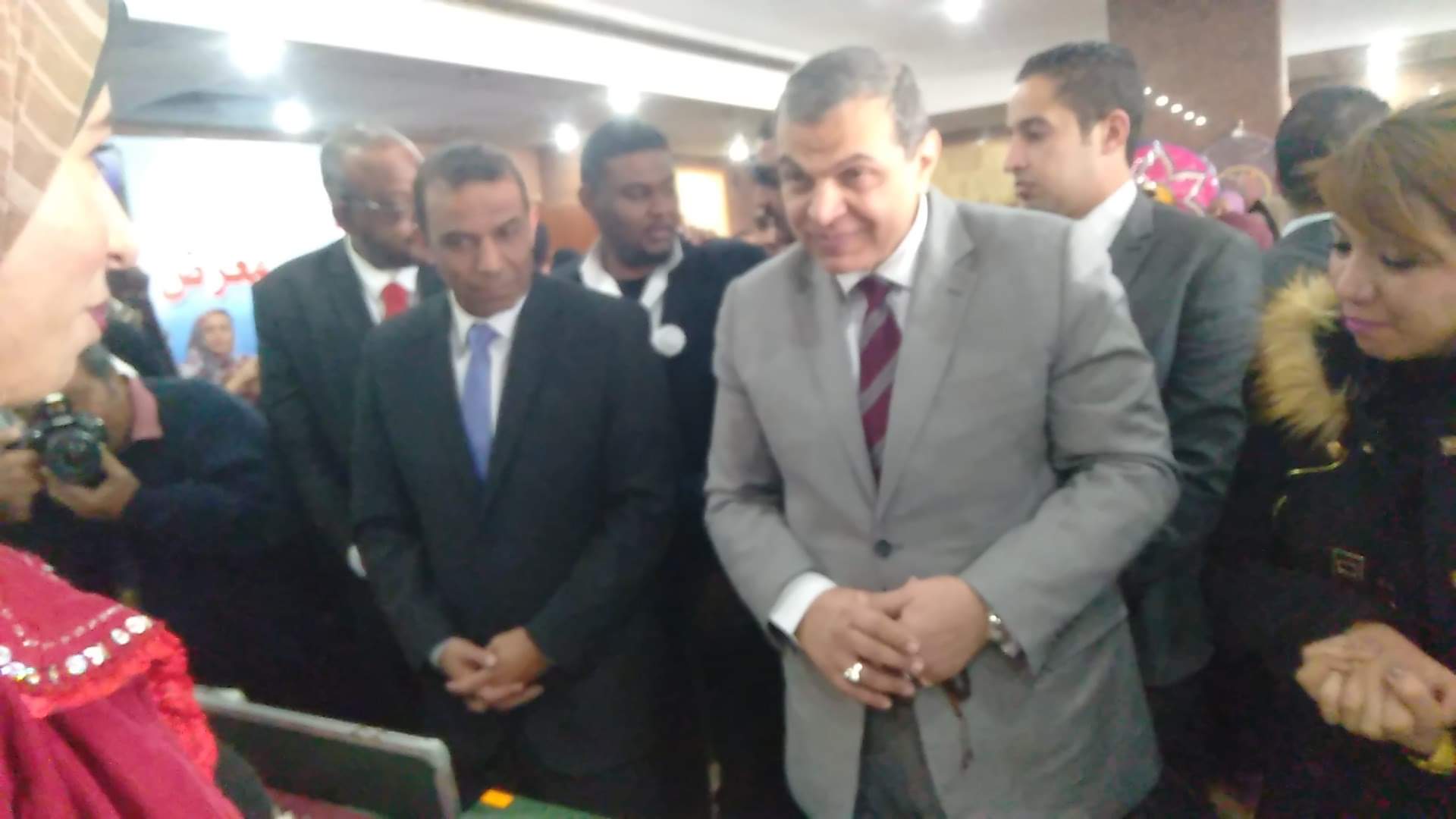 وزير القوى العاملة يفتتح معرض للمشغولات اليدوية المصرية السودانية (1)