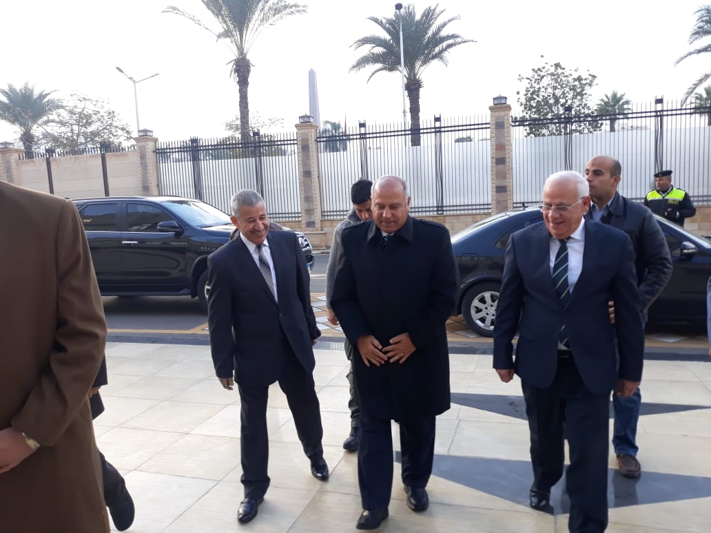 محافظ بورسعيد يستقبل وزير النقل لتفقد عدد من المشروعات وافتتاح أعمالتطوير محطة السكة الحديد (5)