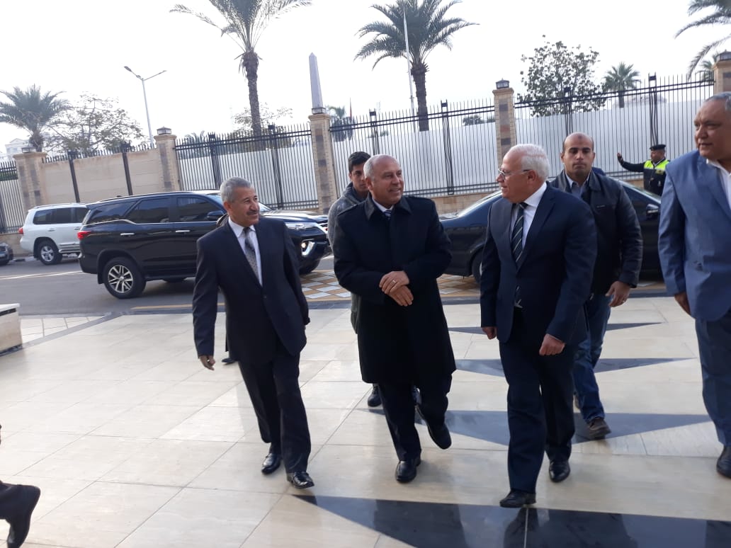 محافظ بورسعيد يستقبل وزير النقل لتفقد عدد من المشروعات وافتتاح أعمالتطوير محطة السكة الحديد (1)