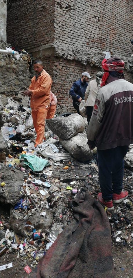 حي الموسكي يواصل حملاته ضد القمامة والمخلفات