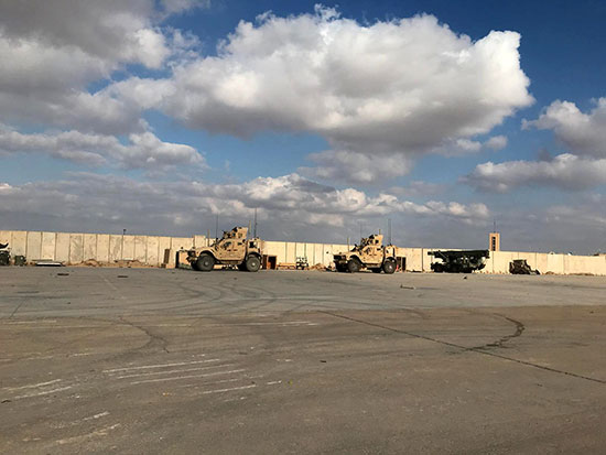 مركبات عسكرية للجنود الأمريكيين فى قاعدة عين الأسد الجوية