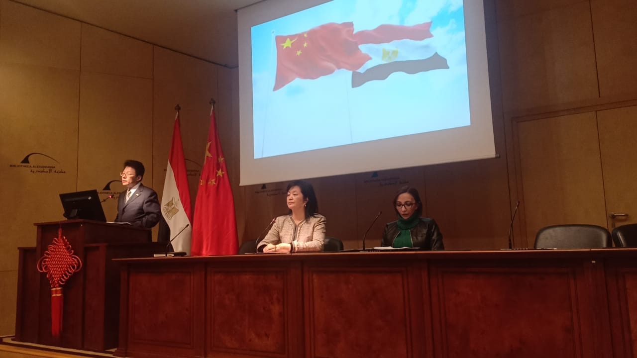 هان بينج، المسئول الاقتصادى والتجارى بسفارة الصين بالقاهرة (2)