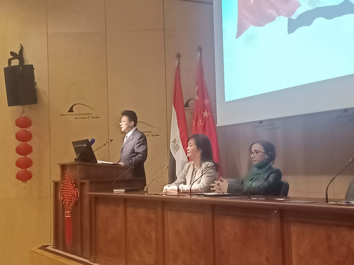 هان بينج، المسئول الاقتصادى والتجارى بسفارة الصين بالقاهرة (1)