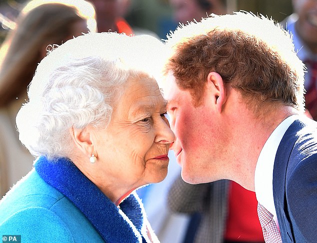 الأمير هارى والملكة إليزابيث الثانية