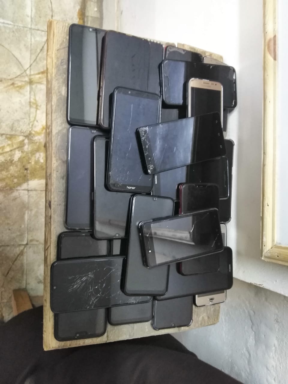 متعلقات طلاب الثانوى الثانوى خارج لجان الإمتحان