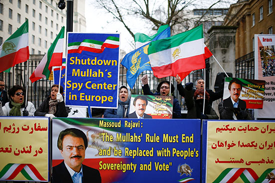 مظاهرة فى بريطانيا لدعم احتجاجات إيران