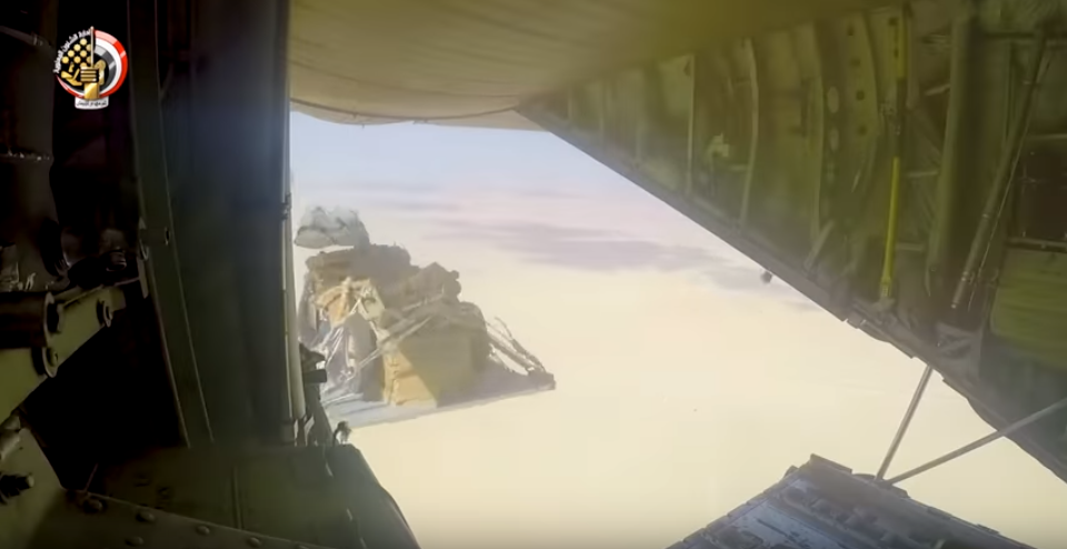 سيارات الجيش محمولة جوا