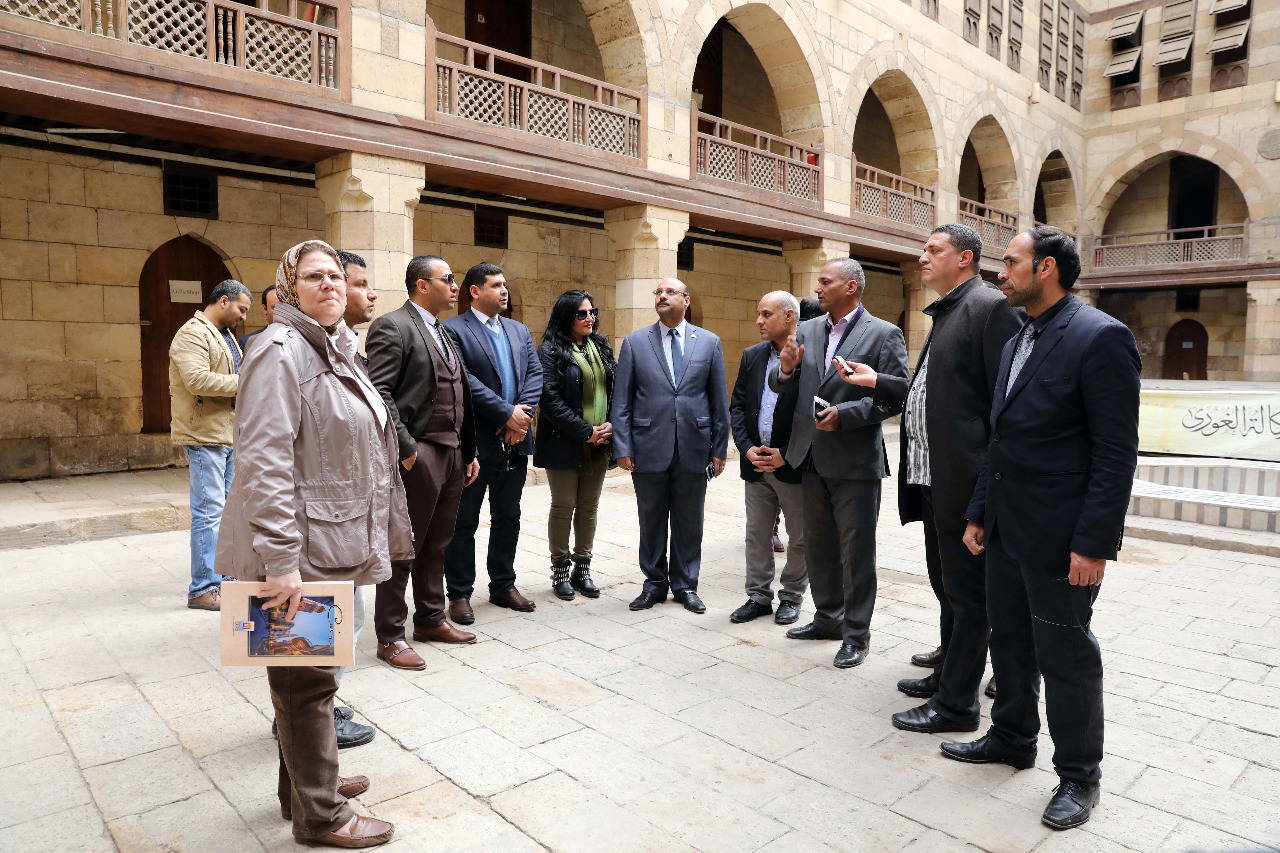 أول زيارة برلمانية إلي منطقة القاهرة الفاطمية  (5)
