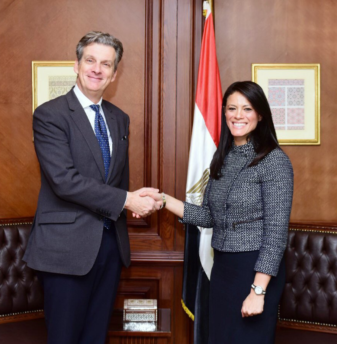 سفير بريطانيا بالقاهرة مع وزيرة التعاون الدولى