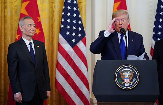 الرئيس ترامب يستضيف حفل التوقيع التجاري الأمريكي الصيني في البيت الأبيض