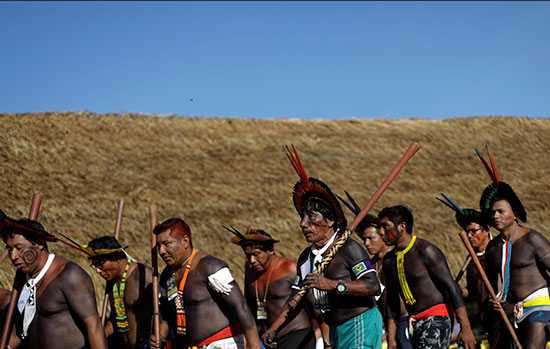 قبائل الأمازون تتجمع للتخطيط لمقاومة الحكومة البرازيلية